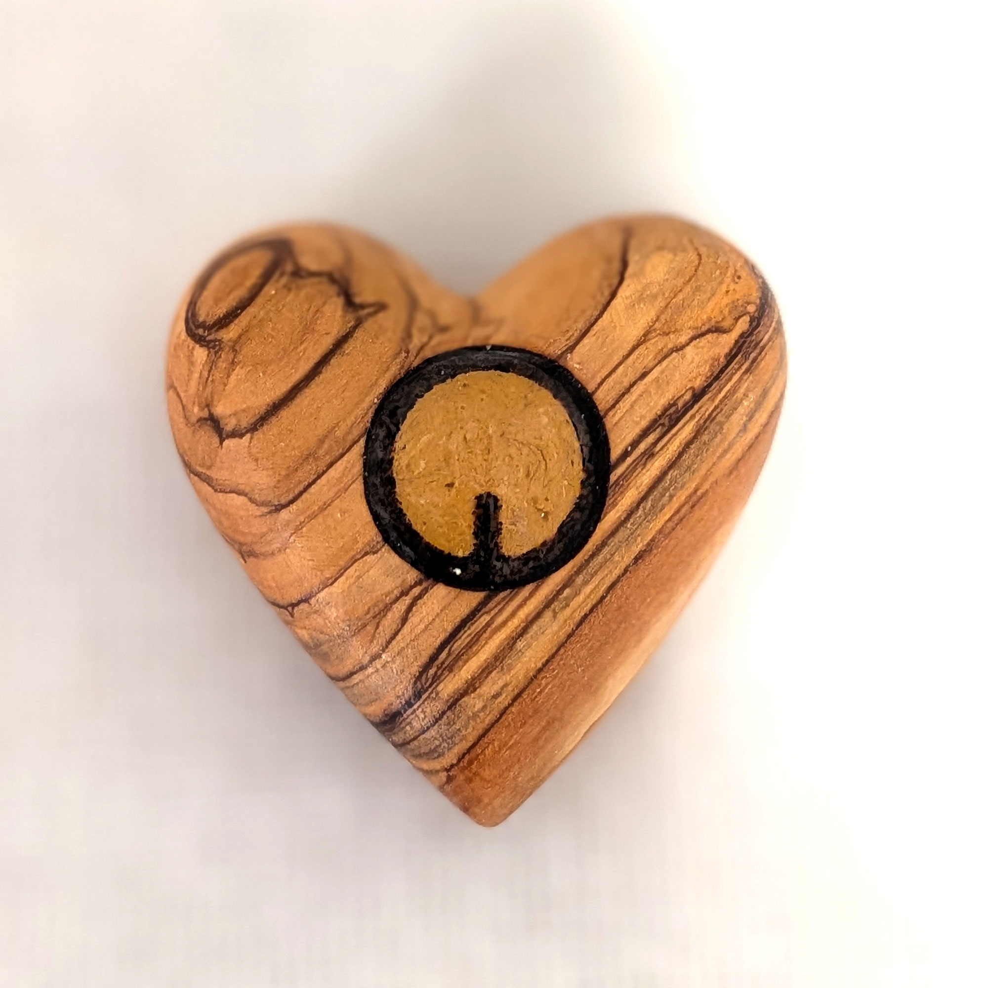 Corazón de Olivo con NFC y Poemas Musicalizados | “Amor de mis Amores” | Regalo Católico en Caja de Pino